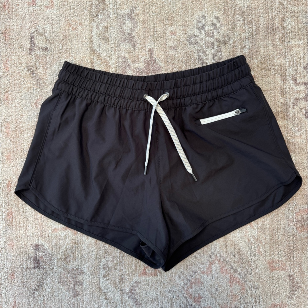 Vuori Clementine 2.0 Short 2.5”